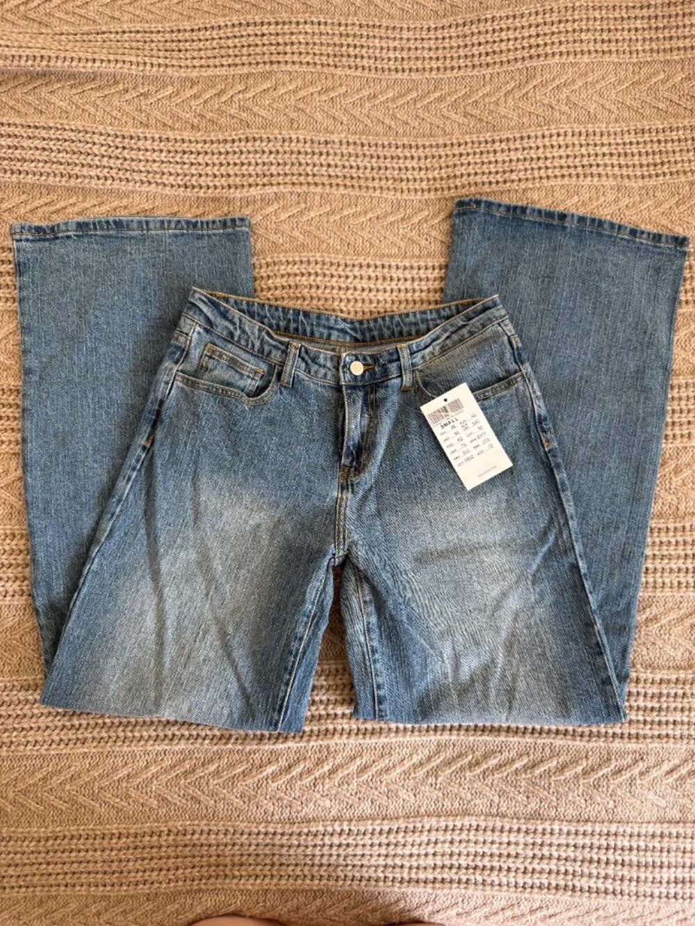 Brandy Melville Maisy Jeans - Picture 2 of 3